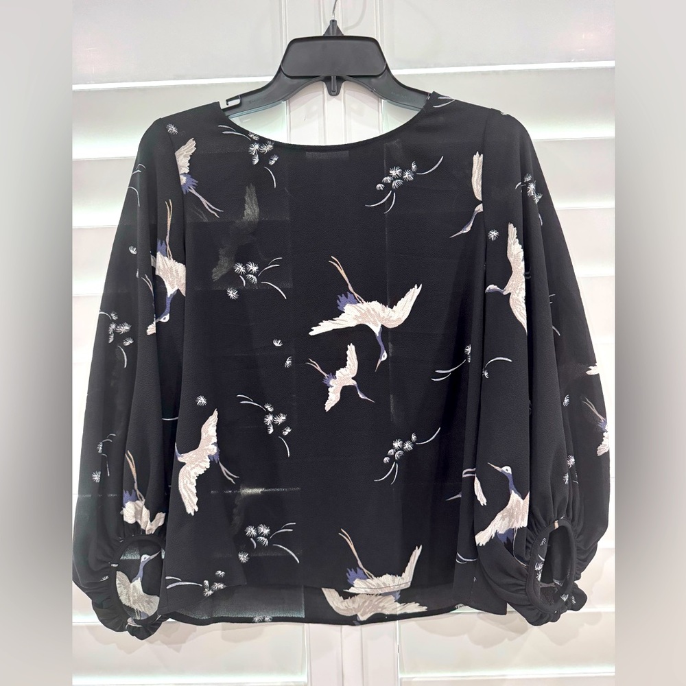Leith blouse in black. Size small. Excellent condition.